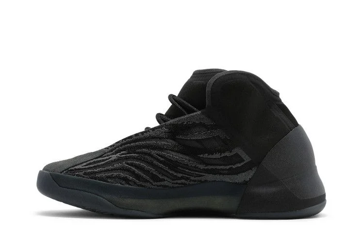 Krossovki-adidas-Yeezy-Quantum-Onyx-2