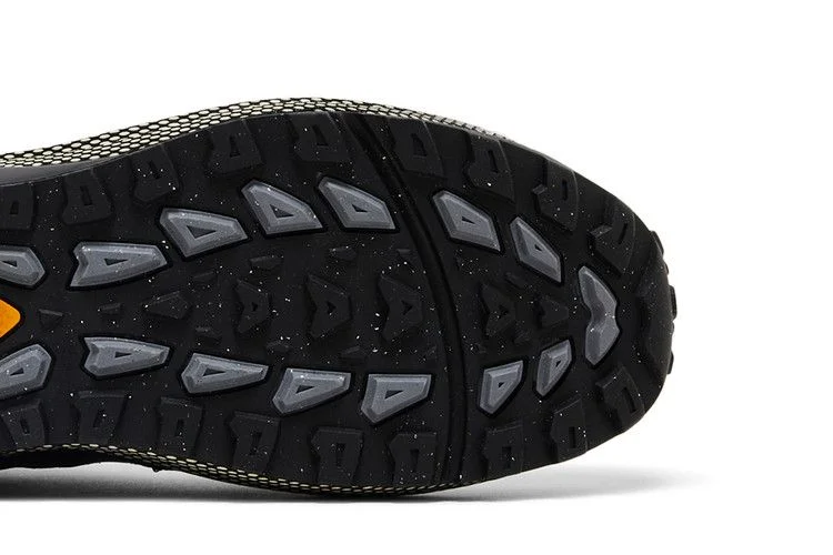 Krossovki-Nike-ACG-Air-Exploraid-Light-Graphite-4