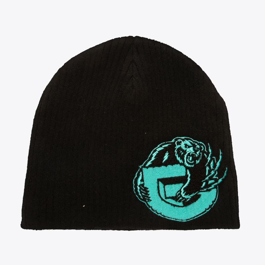 Шапка Mitchell & Ness Black Vancouver Grizzlies Hardwood Classics Varsity Patch Knit Beanie