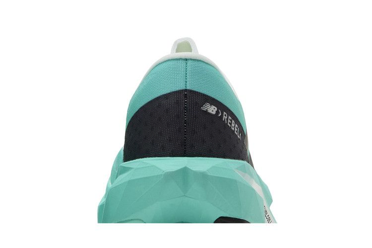 Кроссовки New Balance FuelCell Rebel v4 'Cyber Jade'