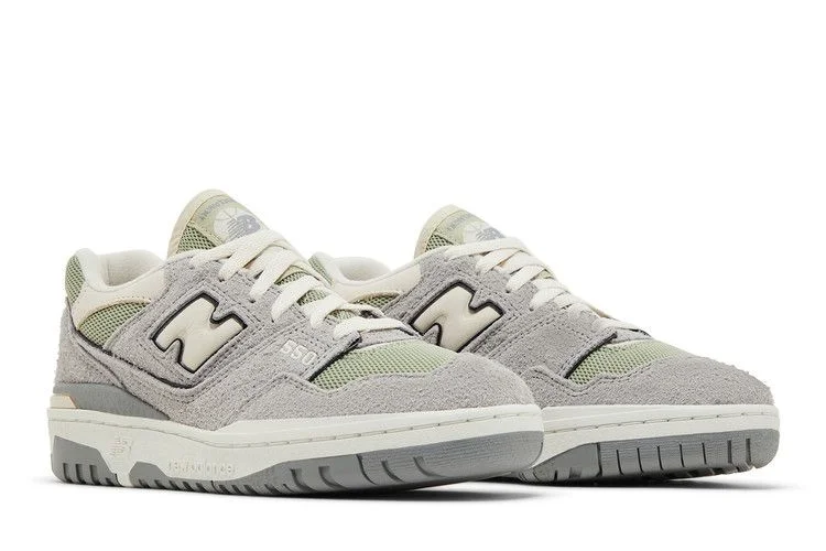 Krossovki-New-Balance-Wmns-550-Grey-Day-2024-7