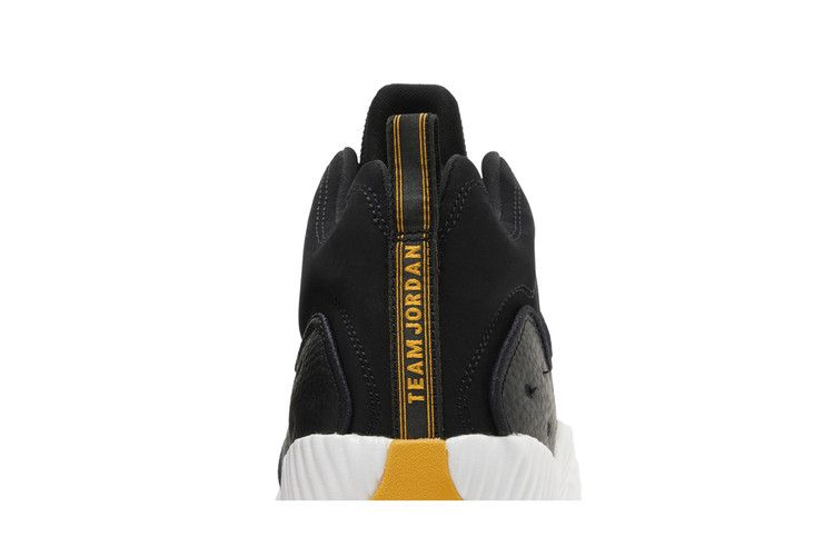 jordan-jumpman-team-2-black-taxi-819175-071_06
