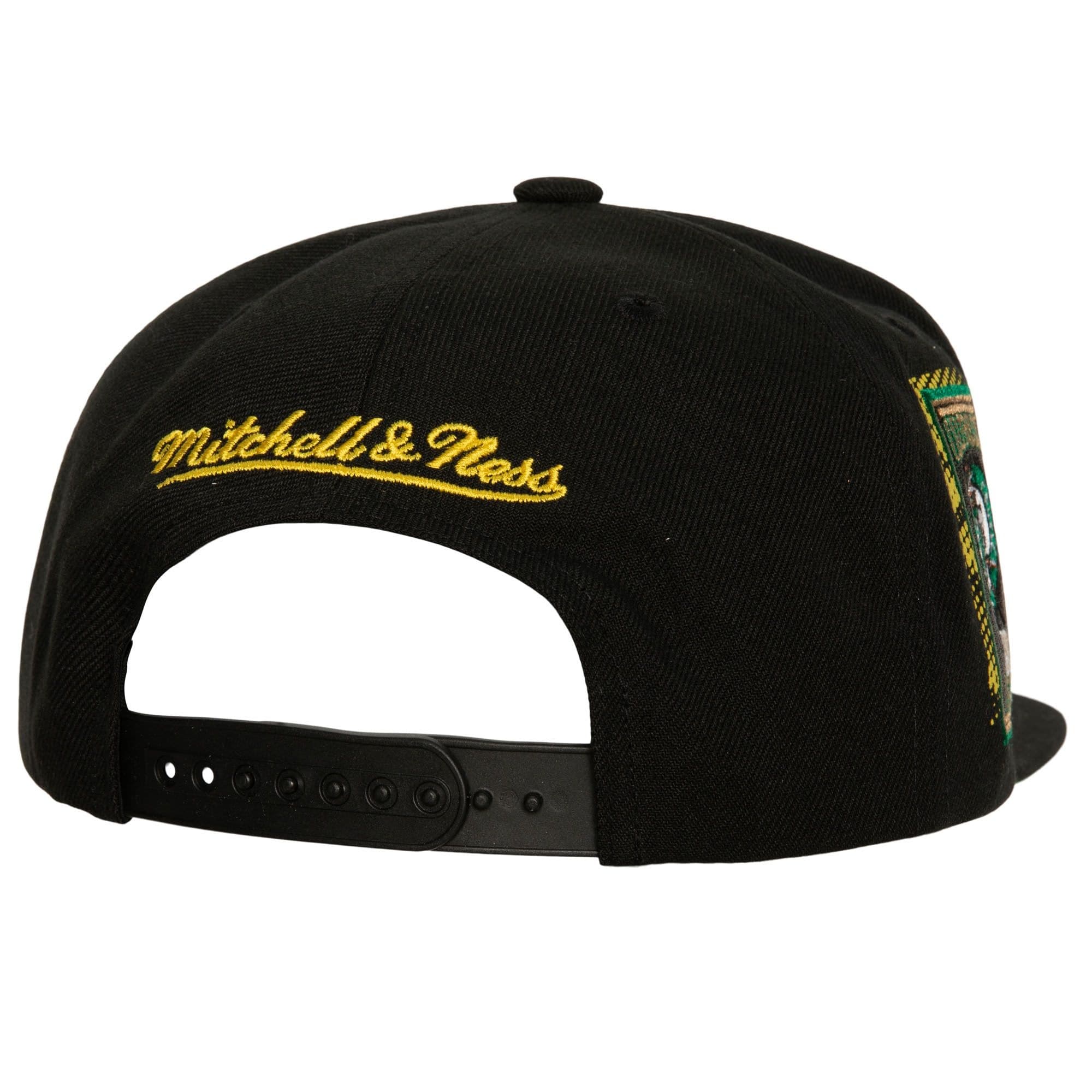Mitchell-Ness-Big-Face-7.0-Snapback-HWC-Boston-Celtics-Hat-1