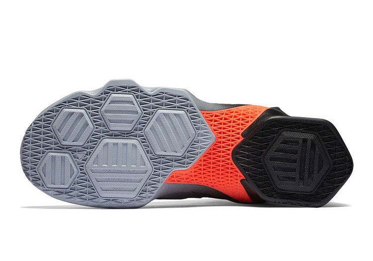 Кроссовки Nike LeBron 13 'On Court'