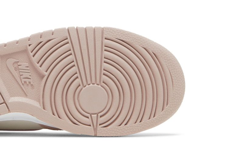 Кроссовки Nike Wmns Dunk High 'Pink Oxford'