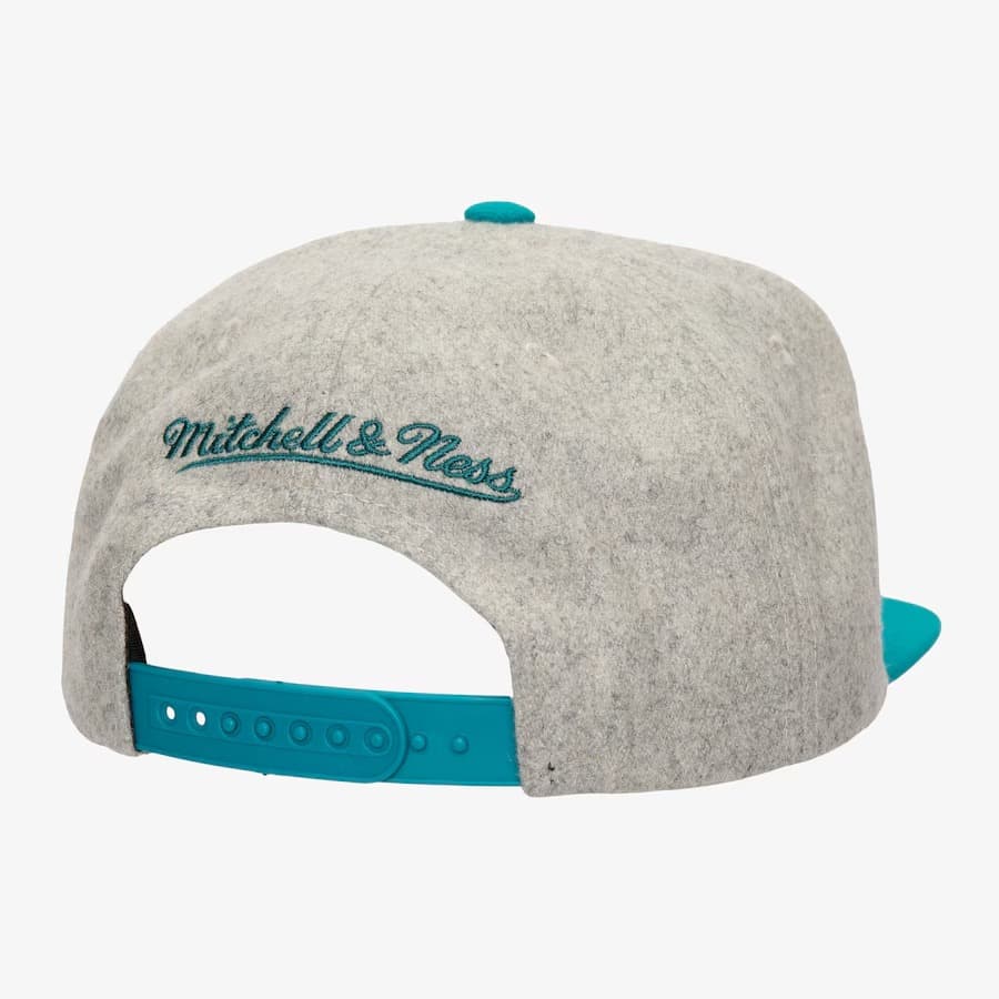Бейсболка Mitchell & Ness Gray San Jose Sharks Tailsweep 2.0 Melton Snapback Hat