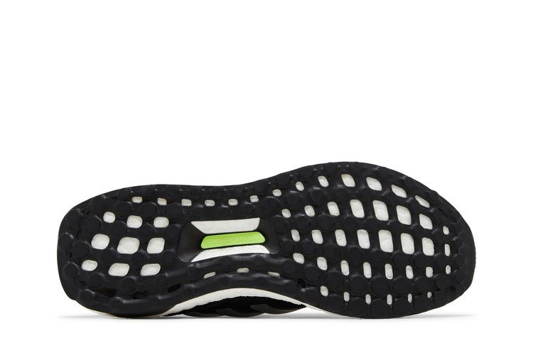 wmns-ultraboost-1-0-black-team-solar-yellow-id1749_03
