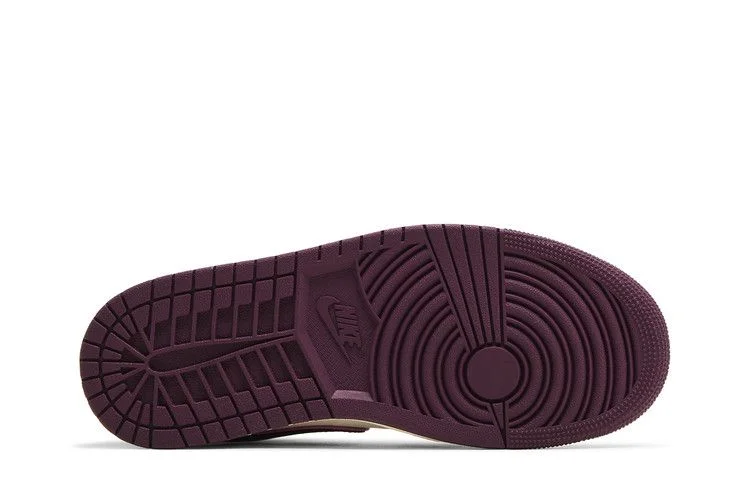 Кроссовки Wmns Air Jordan 1 Mid SE 'Bordeaux'