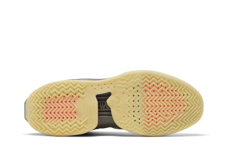 Krossovki-Nike-Air-Zoom-GT-Jump-Chaos-3