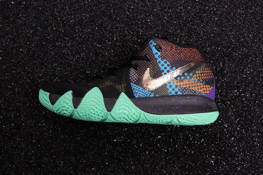 Кроссовки Nike Kyrie 4 Mamba Mentality