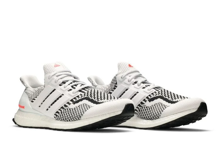 Krossovki-adidas-UltraBoost-5.0-DNA-Zebra-7