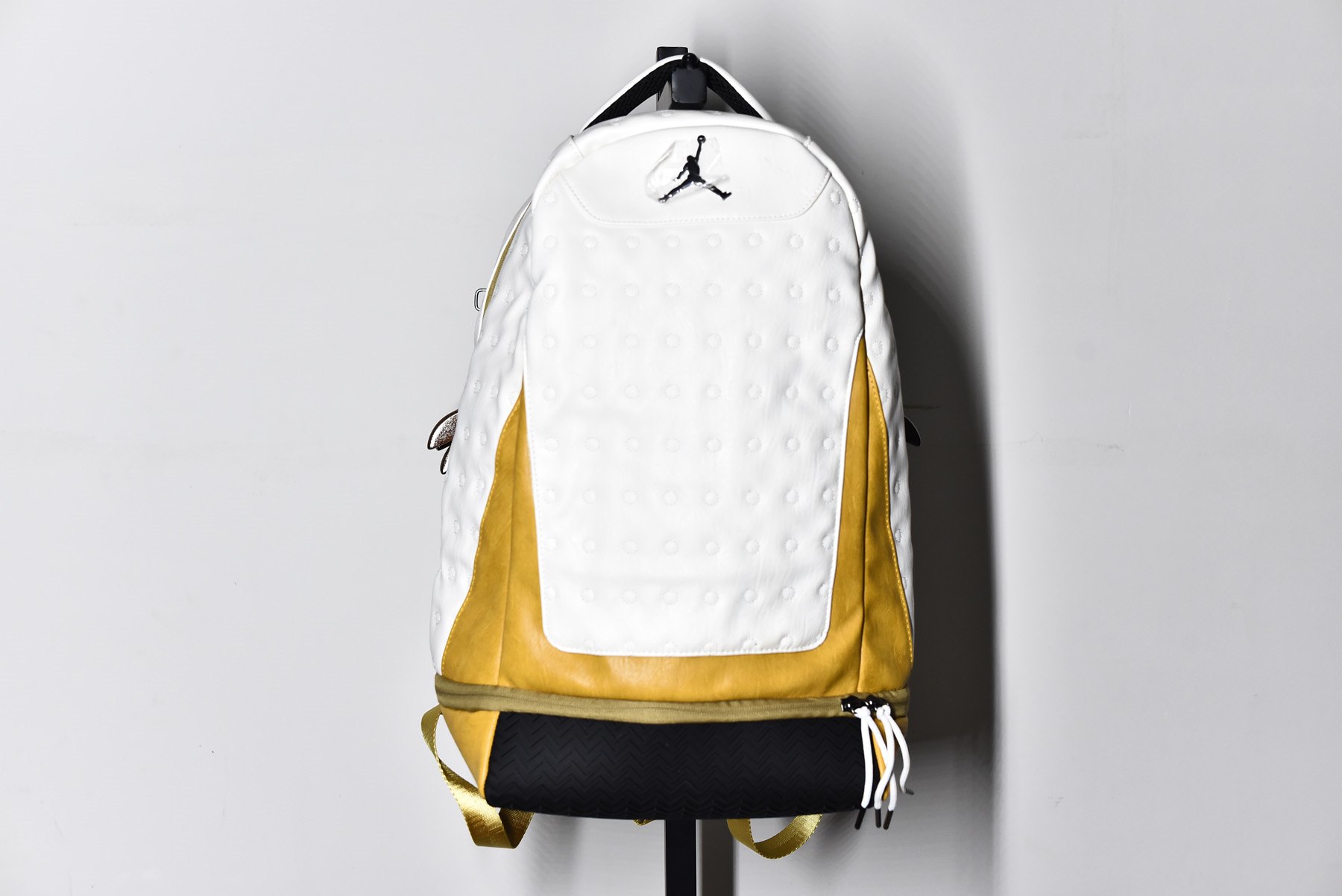 Рюкзак Air Jordan Retro 13 Backpack White Gold