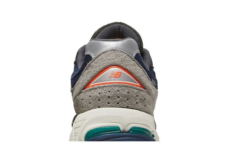 Кроссовки New Balance 2002 'Defense Green Natural Indigo'