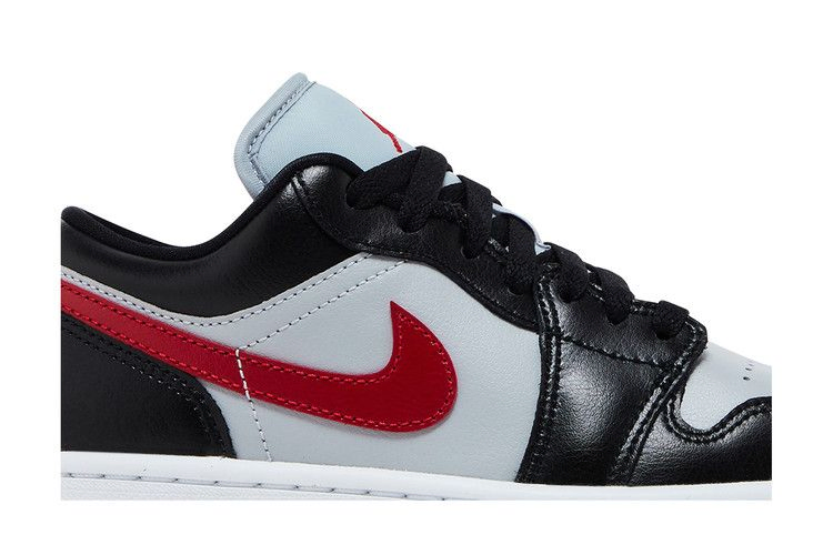 Кроссовки Wmns Air Jordan 1 Low 'Wolf Grey Gym Red'