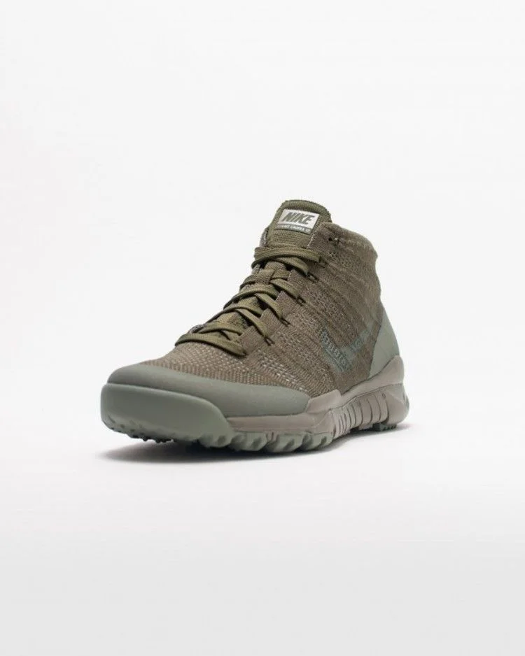 Krossovki-Nike-Flyknit-Trainer-Chukka-Sfb-Sp-1