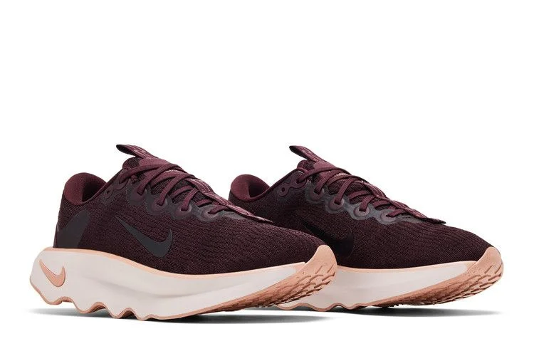 Krossovki-Nike-Wmns-Motiva-Burgundy-Crush-7