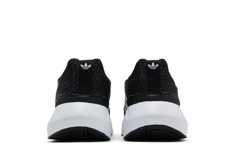 swift-run-22-black-grey-gz3496_05