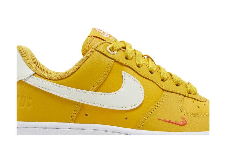 Кроссовки Nike Wmns Air Force 1 07 SE '40th Anniversary - Yellow Ochre'