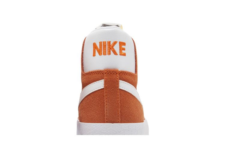 zoom-blazer-mid-sb-safety-orange-864349-800_06