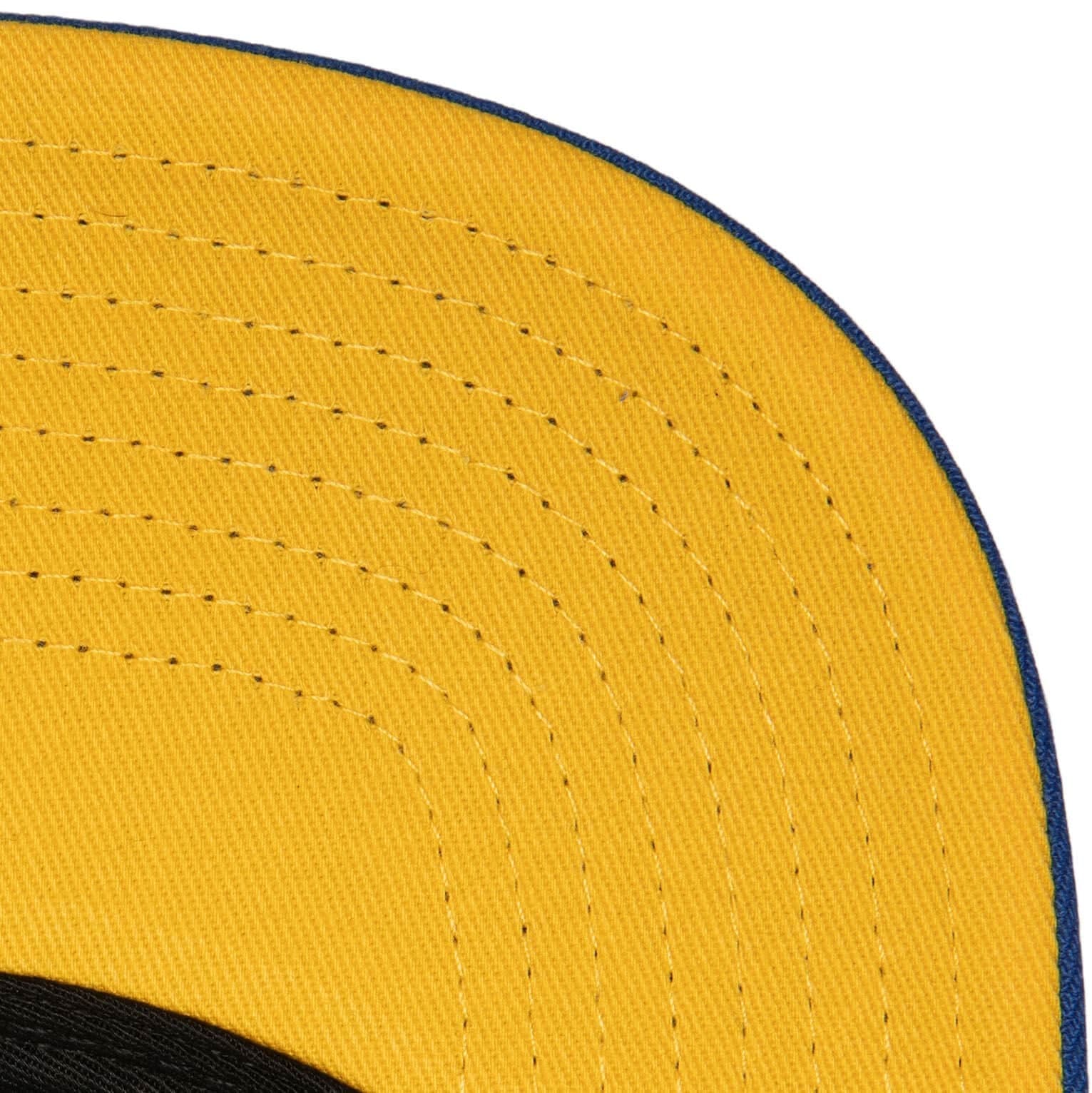 Mitchell-Ness-Anime-Snapback-HWC-Golden-State-Warriors-Hat-2
