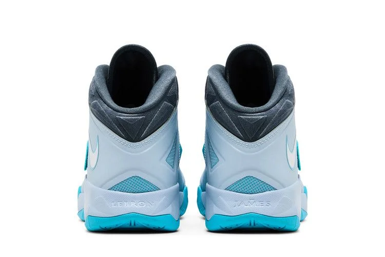 Krossovki-Nike-Zoom-Soldier-7-5