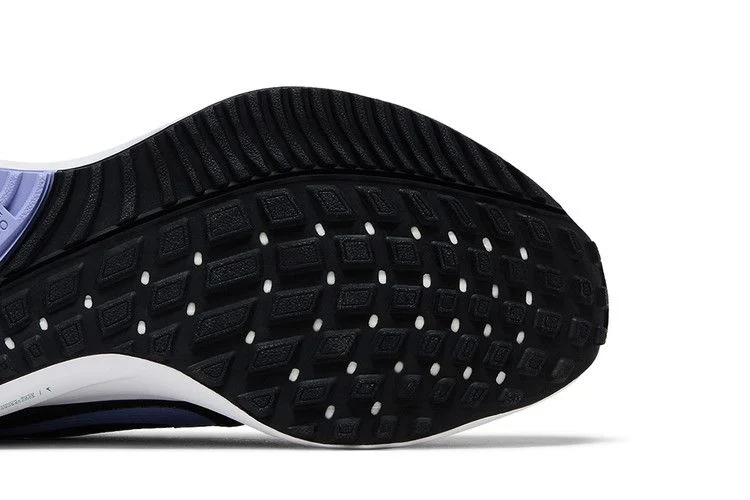 Krossovki-Nike-Wmns-Air-Zoom-Vomero-16-Black-Light-Thistle-4