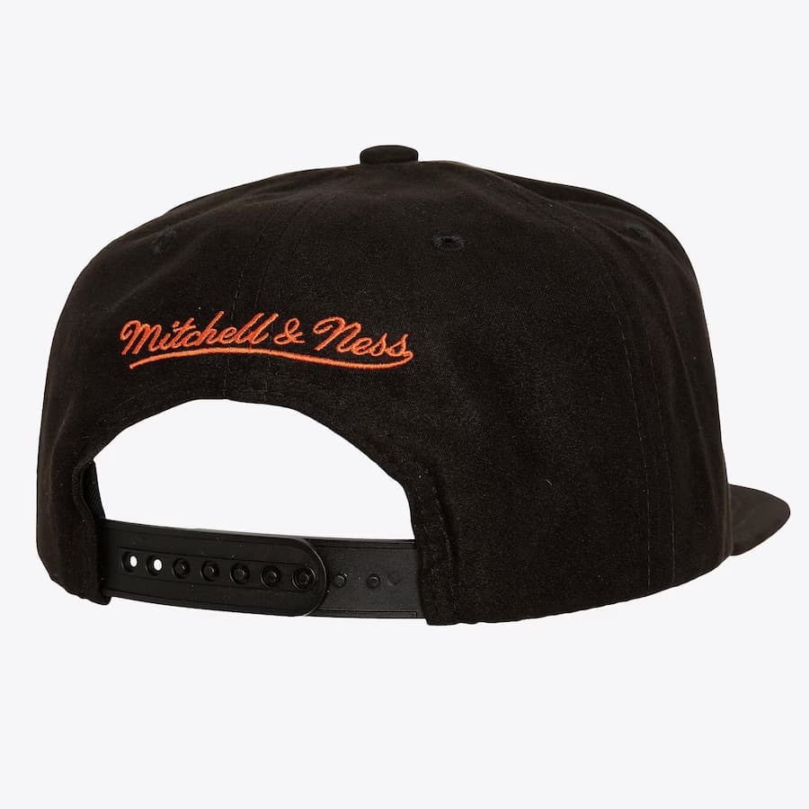 Бейсболка Mitchell & Ness Black Philadelphia Flyers Sweet Suede Vintage Snapback Hat