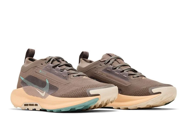 Krossovki-Nike-Wmns-Pegasus-Trail-5-GORE-TEX-Mink-Brown-Orange-Chalk-7