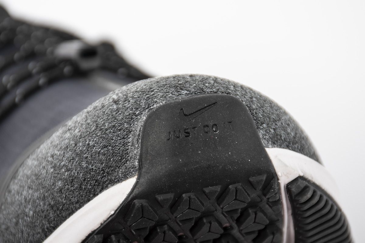 Air-Zoom-Pegasus-35-Shield-Black-Cool-Grey-12