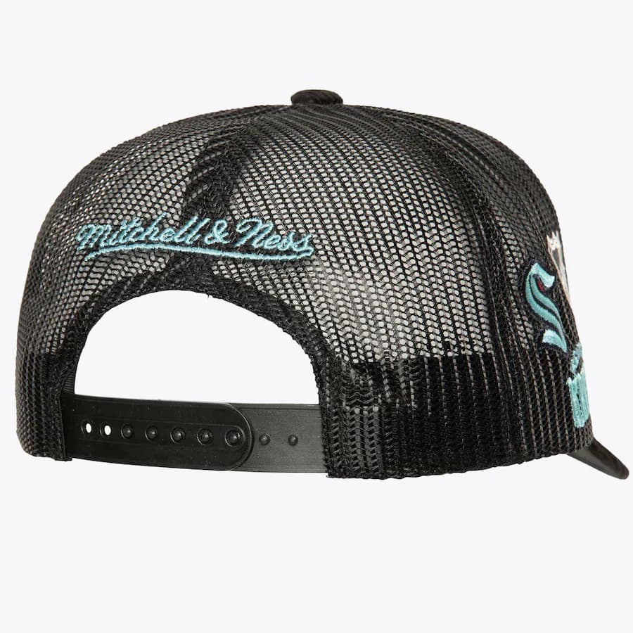 Бейсболка Mitchell & Ness Black Seattle Kraken Times Up Trucker Adjustable Hat