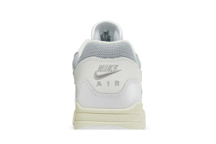 Krossovki-Patta-x-Nike-Air-Max-1-White-6