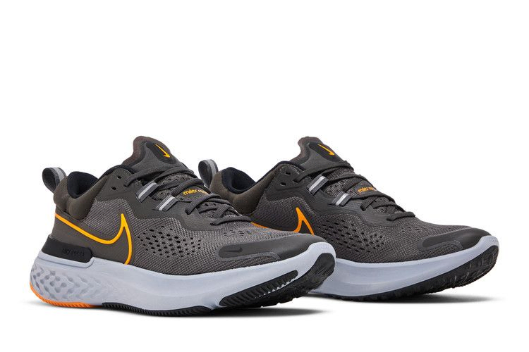 react-miler-2-medium-ash-kumquat-cw7121-200_07