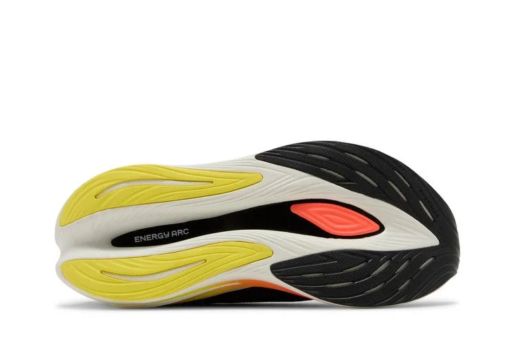 Кроссовки New Balance Wmns FuelCell SuperComp 'Black Neon Dragonfly'