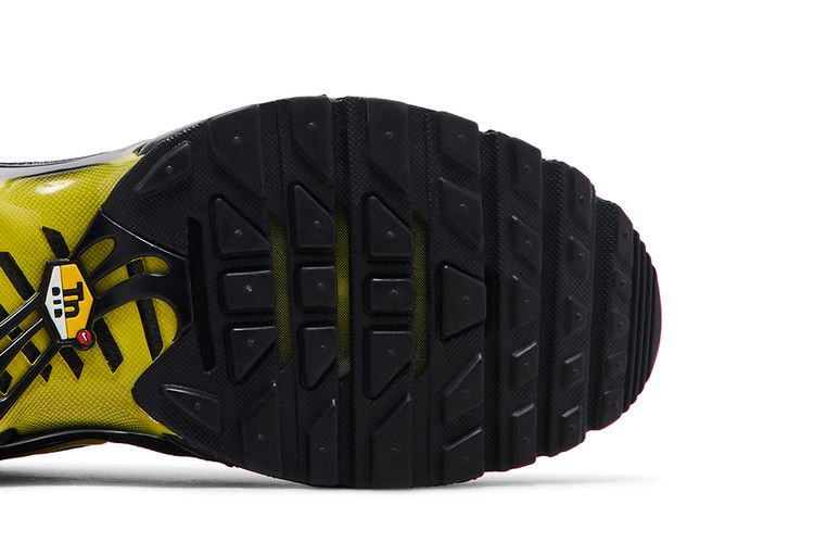 air-max-plus-wolf-grey-opti-yellow-dm0032-012_04