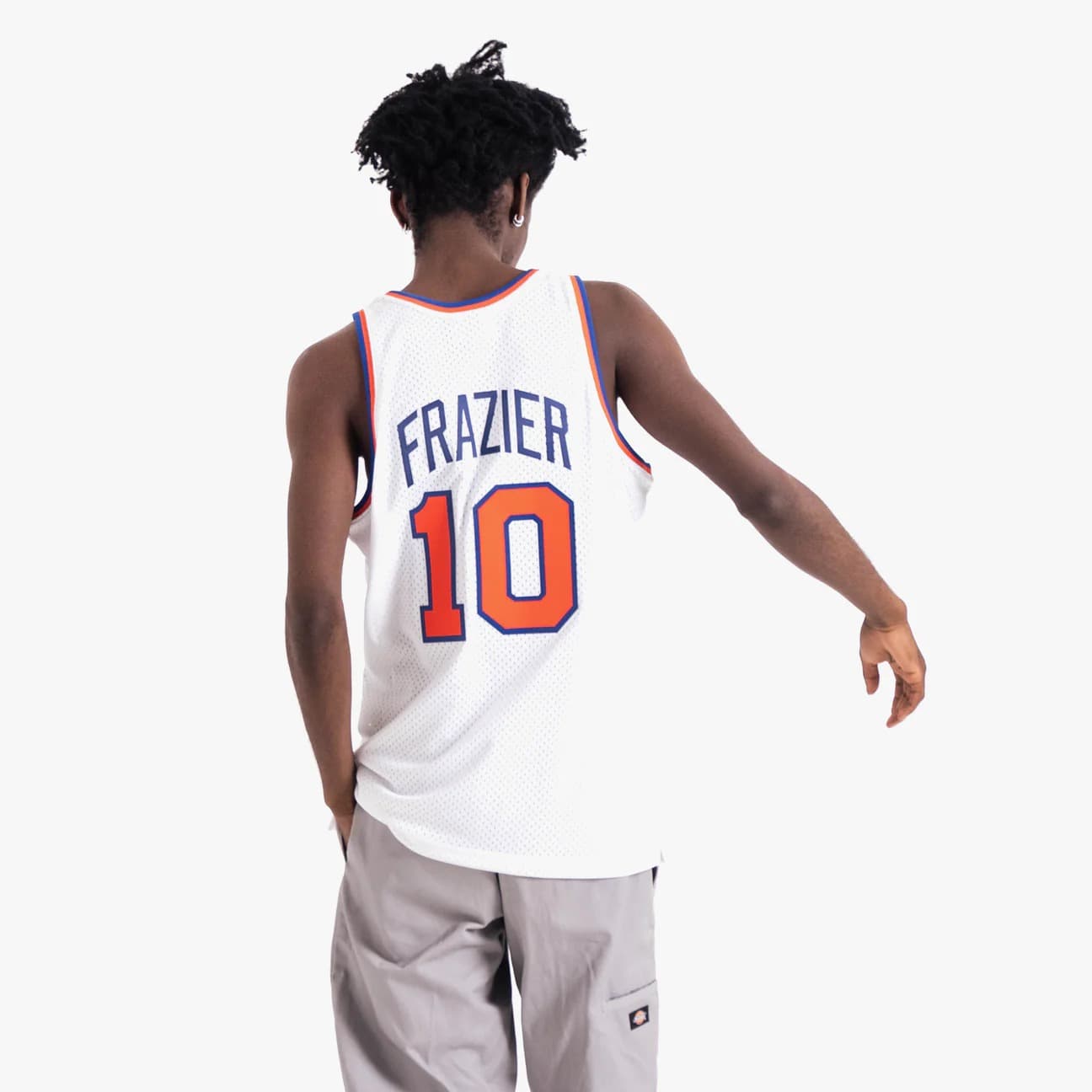 1969-70-New-York-Knicks-Walt-Frazier-10-Swingman-Hardwood-Classics-White-Jersey-2