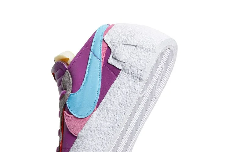 Krossovki-KAWS-x-sacai-x-Nike-Blazer-Low-Purple-Dusk-9