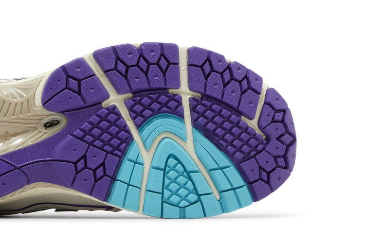 Кроссовки New Balance 1906R 'Hornets'