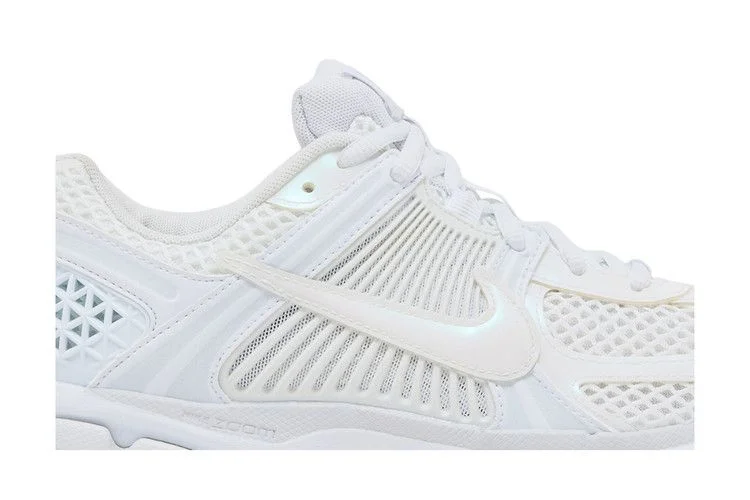 Кроссовки Nike Wmns Air Zoom Vomero 5 'Triple White'