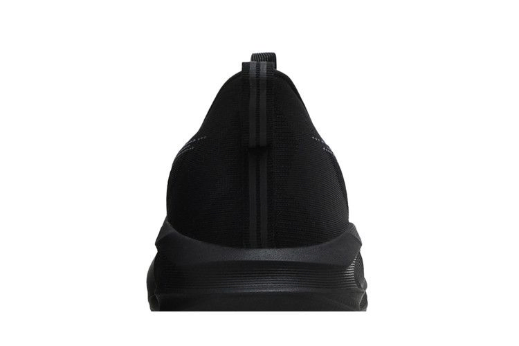 novablast-5-black-carrier-grey-1011b974-002_06