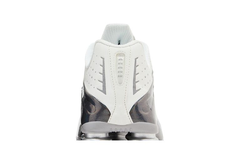 wmns-shox-r4-white-iridescent-ib7703-100_06