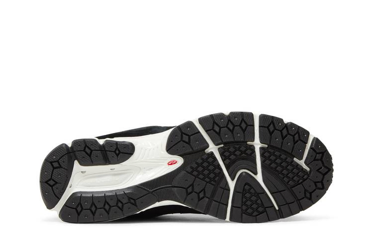 Кроссовки New Balance 2002R 'Black Sepia'