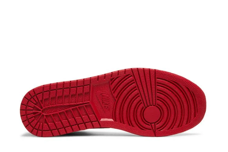 Кроссовки Air Jordan 1 Retro High 'Banned' 2011