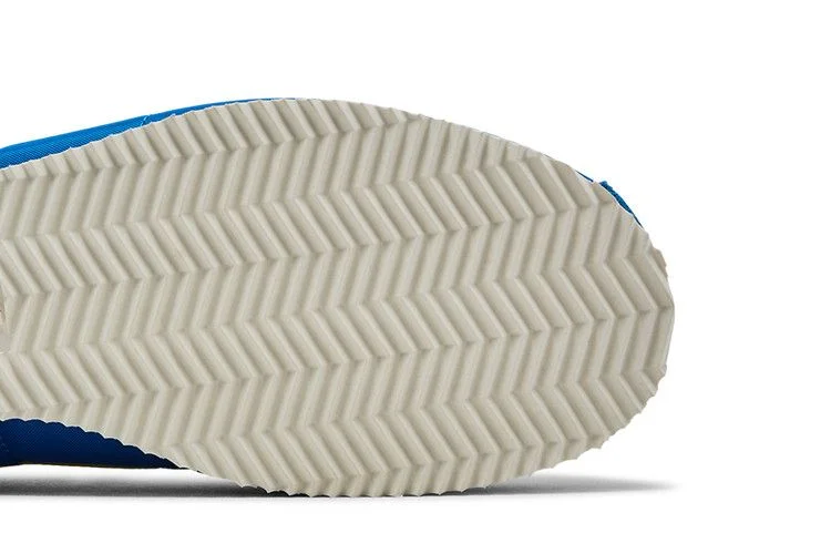 Krossovki-Nike-Cortez-TXT-Light-Photo-Blue-Lightning-4