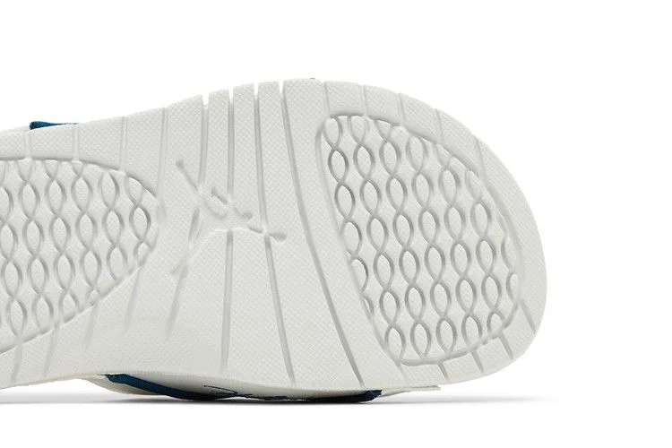 Krossovki-Air-Jordan-Hydro-4-Retro-Slide-GS-Military-Blue-4