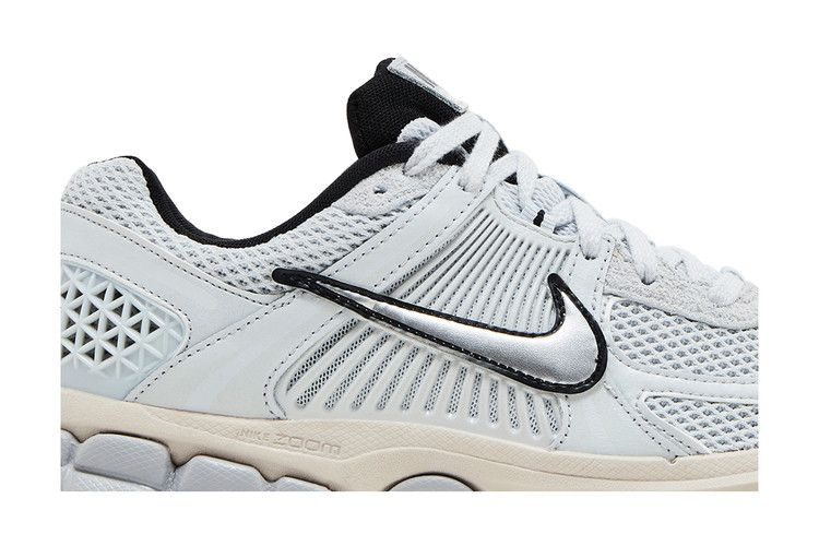 Кроссовки Nike Wmns Air Zoom Vomero 5 'Platinum Light Orewood Brown'