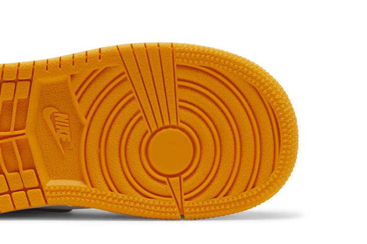 Кроссовки Air Jordan 1 Mid TD 'Reverse Yellow Toe'