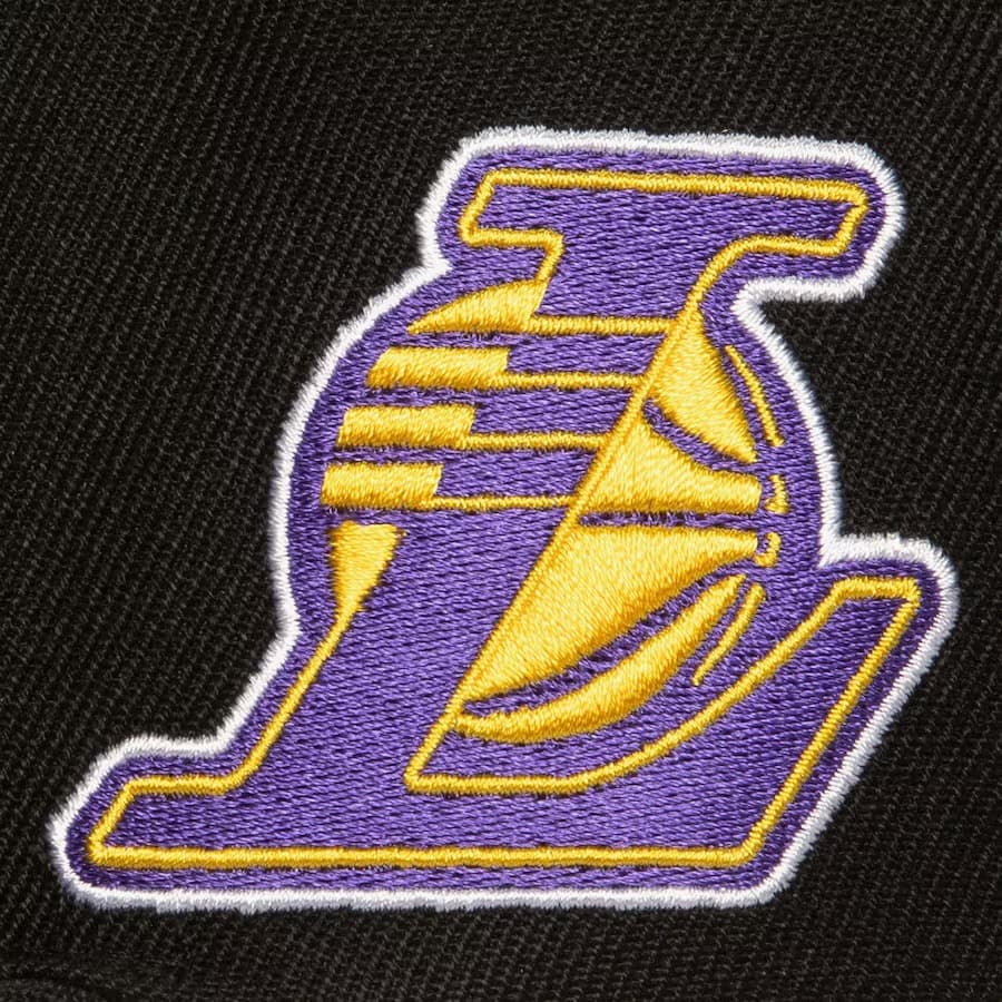 Бейсболка Mitchell & Ness Black Los Angeles Lakers Triple Play Snapback Hat