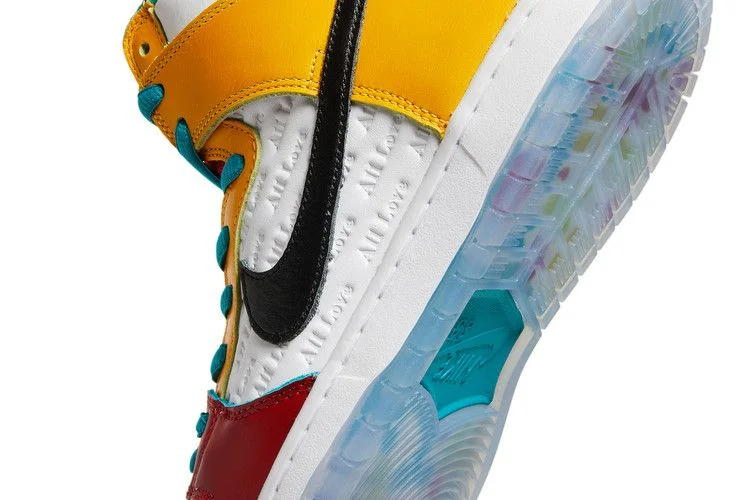 Krossovki-froSkate-x-Nike-Dunk-High-SB-All-Love-No-Hate-8