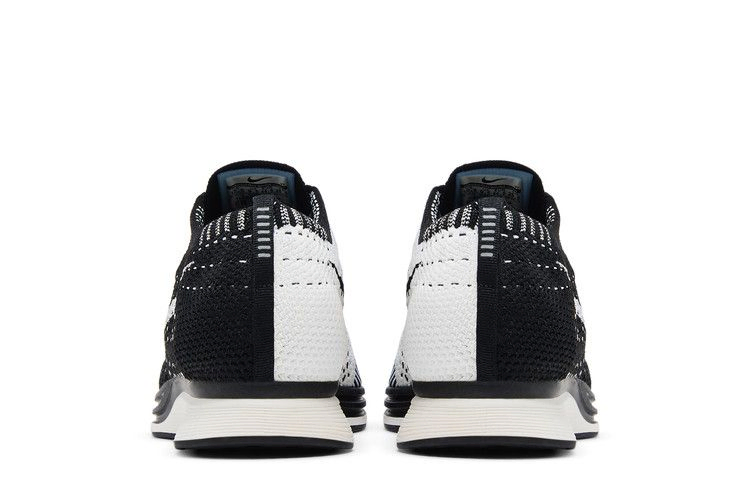 flyknit-racer-526628-002_05