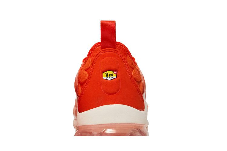 Кроссовки Nike Wmns Air VaporMax Plus 'Guava Ice'